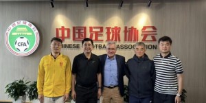 【千亿体育】伊万科维奇晒与宋凯合影：在中国足协，与宋凯主席、技术部会面