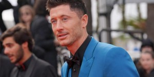 【千亿体育】世体：巴萨将进一步出售转播权，并用收入中的2亿欧签下莱万等4人