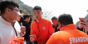 【千亿体育】记者：吉翔已参加泰山队训练 王彤受伤后他将承担右路重任