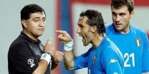 【千亿体育】谁是少林足球？02年韩国vs意大利：马尔蒂尼遭爆头、科科血流满面
