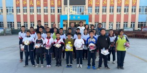 【千亿体育】点赞！国安球员乃比江回到家乡新疆做慈善