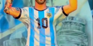 【千亿体育】像吗?？梅西雕像在印度揭幕，身穿阿根廷球衣手拿大力神杯