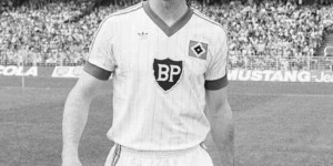 【千亿体育】汉堡悼念贝肯鲍尔：德国足球传奇人物去世，安息吧，凯撒！