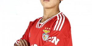 【千亿体育】14岁中国球员王磊被本菲卡教练盛赞：全世界这位置年龄最伟大天才