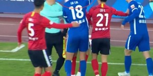 【千亿体育】鲁媒记者：除了斯坦丘，另一名三镇球员刘奕鸣也逃脱红牌判罚
