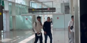 【千亿体育】记者：亚马尔已经回到巴塞罗那，目前走路有些轻微地一瘸一拐