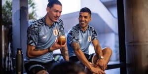 【千亿体育】聊了些啥？?苏亚雷斯和努涅斯有说有笑，乌拉圭今天将战阿根廷