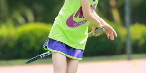 【千亿体育】国内再掀网球热！中国足球名宿为何扎堆送孩子打网球？