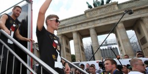 【千亿体育】时隔两年半回归！官方：34岁克罗斯重返德国国家队！