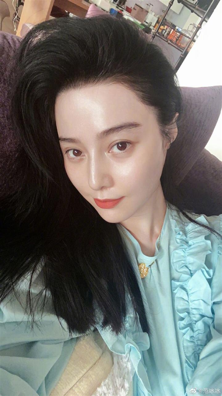 范冰冰才爆热恋副总!无名指被钻戒套牢 网惊:要结婚了?