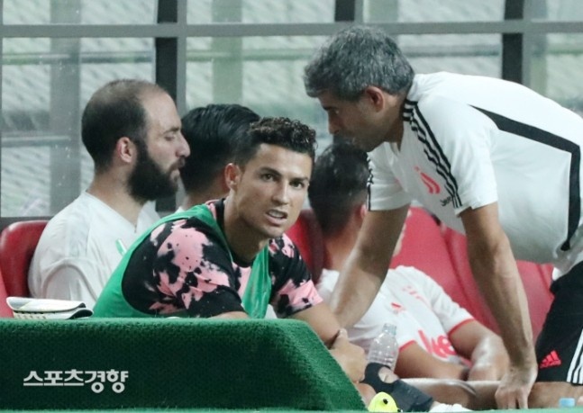 韩媒报道C罗缺席曼联季前赛:太让球迷失望了,19年来韩国也没上