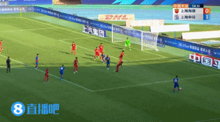 申花连续围攻造乌龙,VAR判定越位在先进球无效