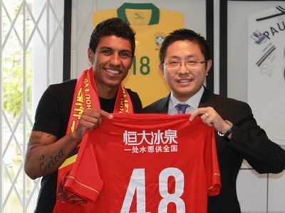 ?主宰中超的暴力鸟!2015年今天,保利尼奥从热刺加盟广州恒大