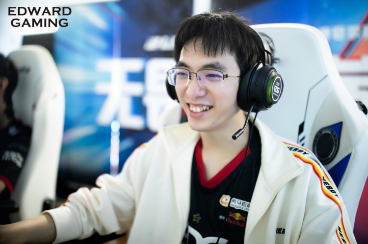 状态火热！EDG取得三连胜 与TES并列第三