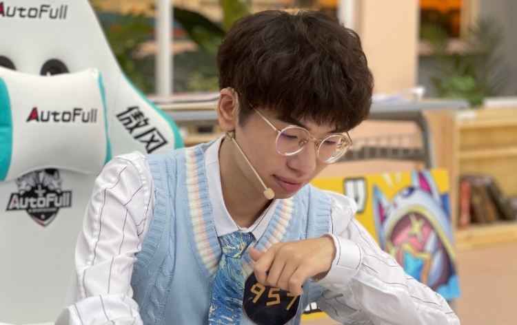 957看TES和WBG最后一波团：感觉sofm的问题，这阵型被拉扯成这样