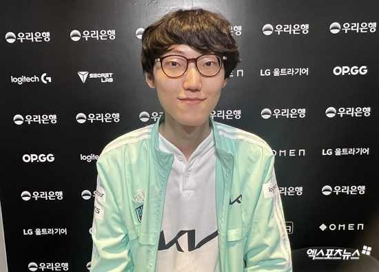 Nuguri：队内大家一起指挥，但是ShowMaker会提出意见