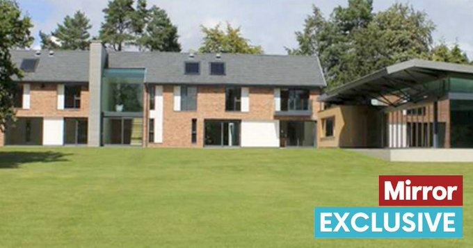 镜报:哈兰德和德容都希望租住索帅在柴郡的房子,前者是首选