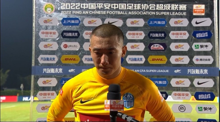 韩佳奇:因为我的失误导致失球很抱歉,全队上下很团结