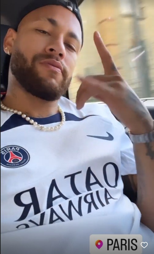 抵达巴黎?内马尔结束度假,晒出视频回到球队?️