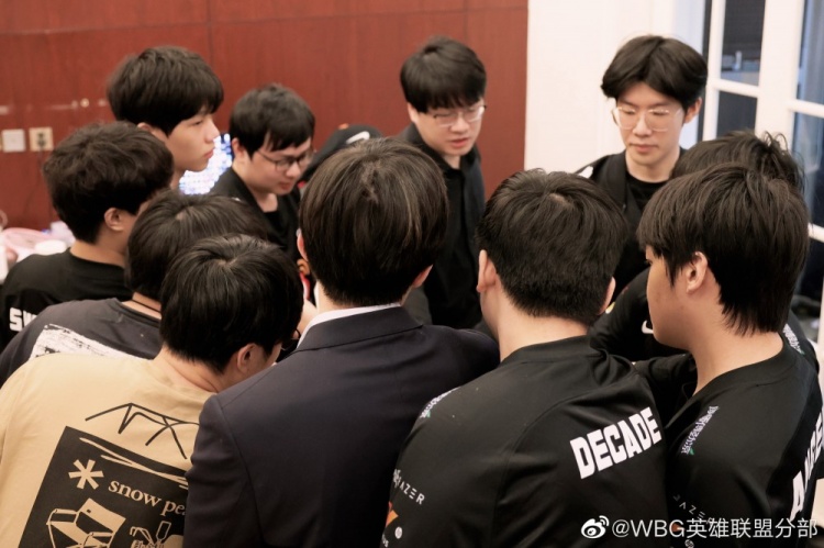 韩网热议WBG落败:得多脑残才能在领先6000的情况输掉比赛?