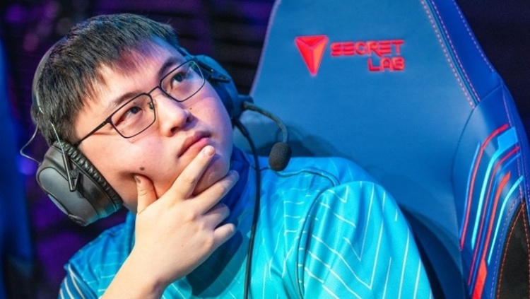 Uzi:领先九千经济,五分钟后直接被一波,这是SKT打EDG发生过的