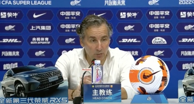 哈维尔:上半场踢得不好让我发火 第一责任是在教练