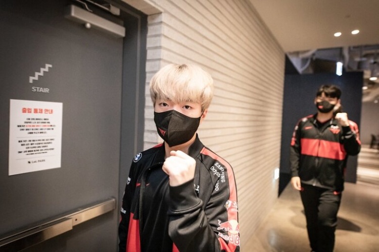 T1.Keira:第二局(永恩亚索盲僧)的阵容其实是准备好的