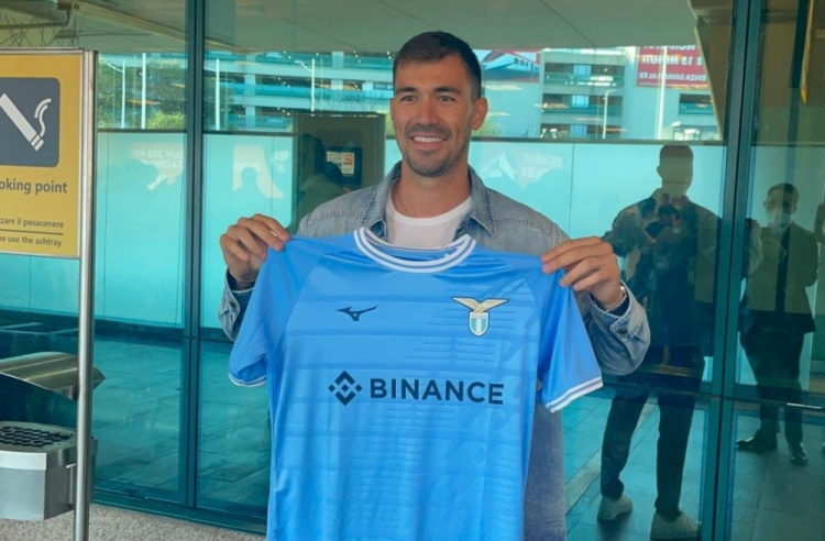 加盟在即,拉齐奥官推晒罗马尼奥利亮相视频