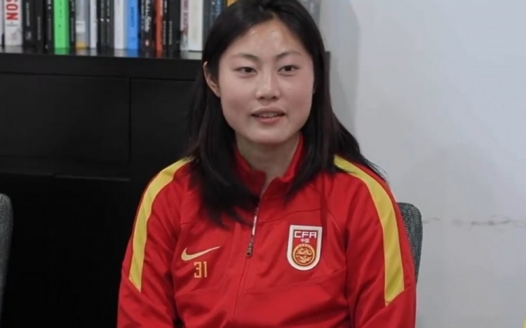 女足“00后”小将袁丛:国家队训练强度高 遗憾未带队友逛逛青岛