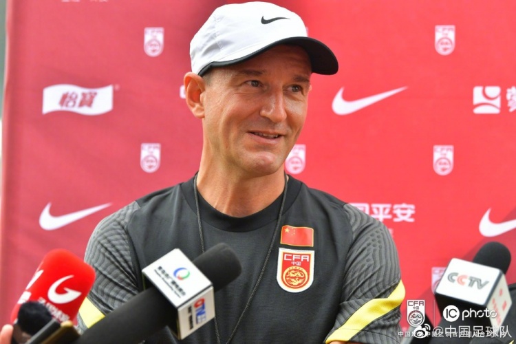 #国足训练日志# 扬科维奇：专注于自身，我们代表的是我们的国家