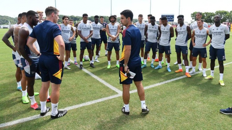 阿森纳发布美国行第一日训练照:托马斯多次出镜