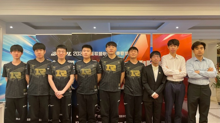 RNG赛后群访Ming:寒冰一级被进野区干扰了 和理想效果有差距