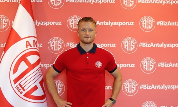 官方:前大连人外援拉尔森加盟土超安塔利亚体育俱乐部