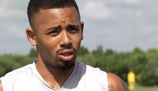 热苏斯:阿森纳的氛围就像家一样温馨,我和瓜帅的关系依旧很好