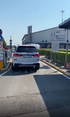 跟队记者:马尔蒂尼、马萨拉前往比利时商谈德凯特莱尔转会