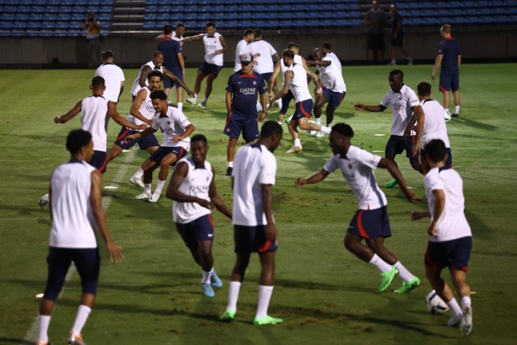 铁腕!队报:巴黎球员无正当理由迟到将不再被允许训练和接受治疗