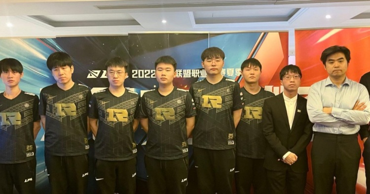 RNG赛后群访朱开：翻盘还是开心的 但落后一万经济是不应该的