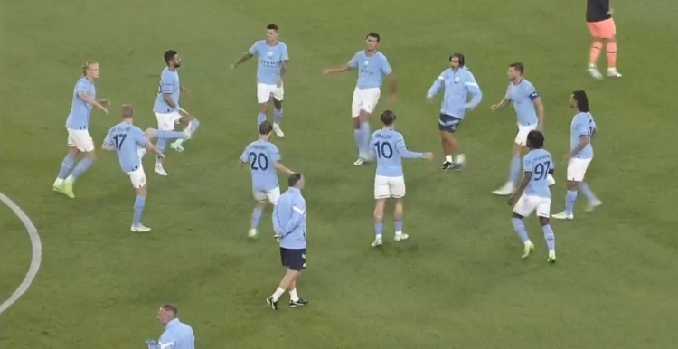 比赛改成80分钟!拜仁vs曼城上半场再踢27分钟,下半场踢40分钟