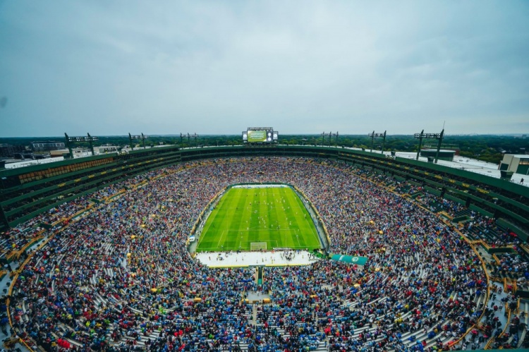 没票了栓Q~曼城vs拜仁比赛入场观众达到满位78128人！全部卖光！