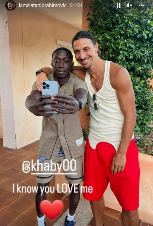 画面太美甚至说不上违和?伊布晒和网红面瘫哥合照:我知道你爱我