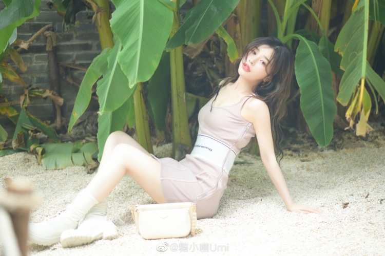 糖小幽晒照:早!周末愉快宝子们!