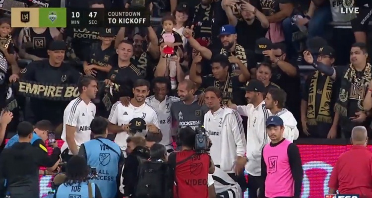 尤文球员探班基耶利尼,斑马军团老友们在洛杉矶FC比赛前合照