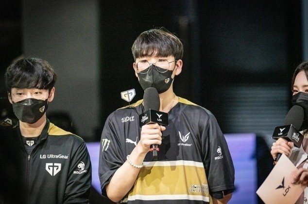 Ruler：卡莉斯塔与烈娜塔的下路组合能够很好的counter泽丽