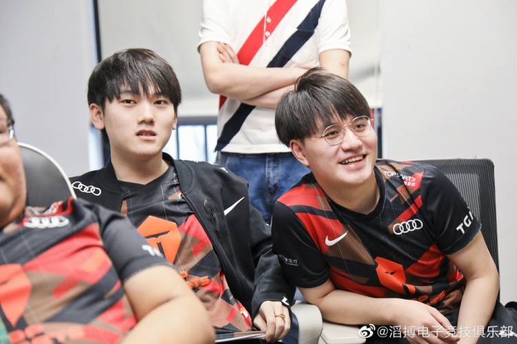 TES赛后返图:新年快乐!八月是新的挑战