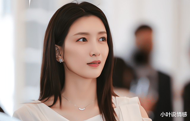 “怀孕也得三拜九叩”新娘遭小姑子按头立下马威,不料流产闯大祸