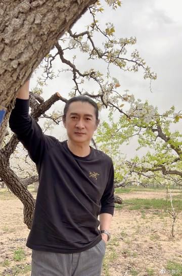 黄安不舔共了?405字开轰中国陆网吓坏:小心被封号