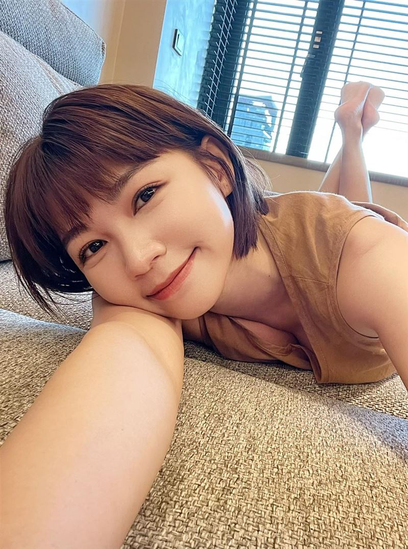 破尺度泳装照!曾智希解放「傲人身材」 网:强哥很幸福