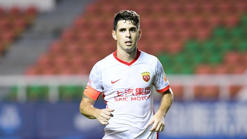 中超-刘奕鸣头球建功刘祝润中柱 武汉三镇1-0上海海港取七连胜