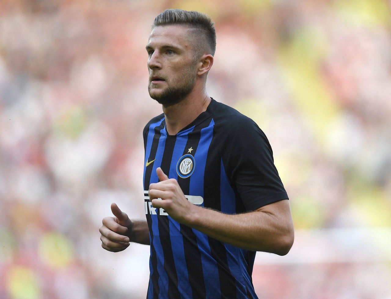 记者：巴黎追求穆基勒不影响引进什克，但他们不想支付过高费用