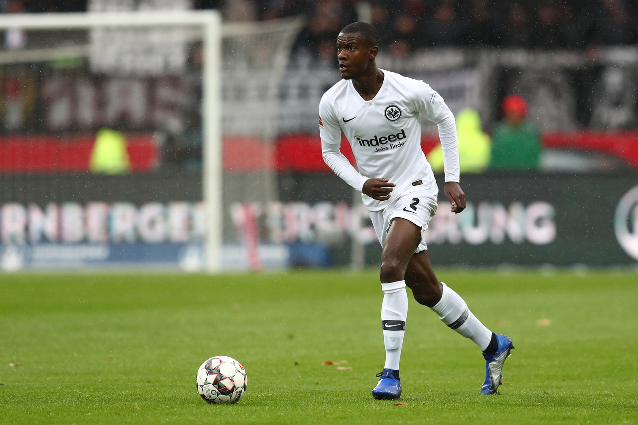 法兰克福总监：我们清楚米兰对恩迪卡的兴趣，但目前还没有报价